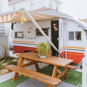 80s Surf Camper In Rockaway Chalet