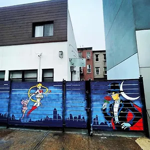 Private Gated House With Gym In Williamsburg Bk 10 Mins To Manhattan! Holiday home