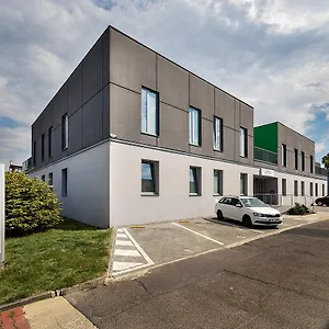 & Letov Hostel Praga